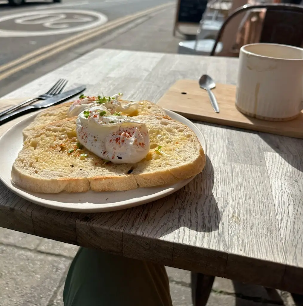 Alex Barnett_Projects Store & Kitchen Frome_Frome_review