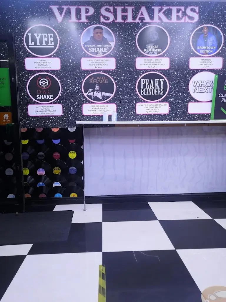 Menü_Shake house Aston_Aston_Bild_1