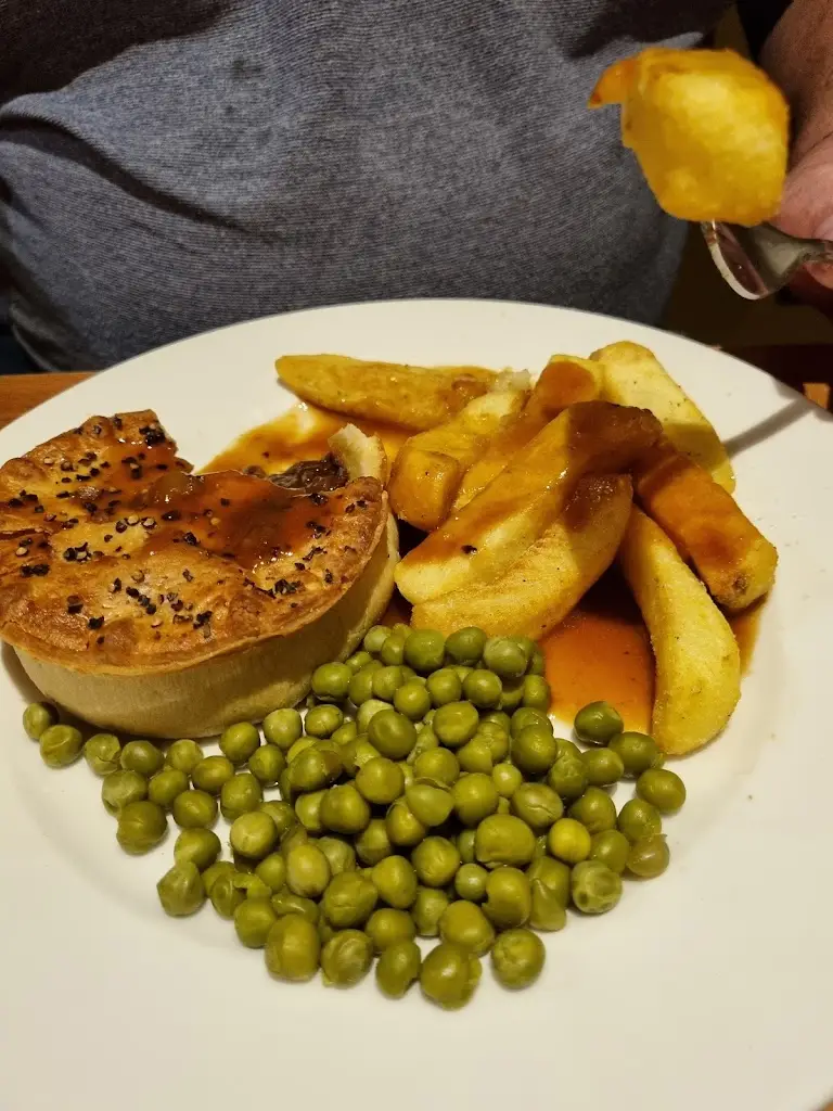 Ruth Pursell_Frome Flyer Beefeater_Frome_review