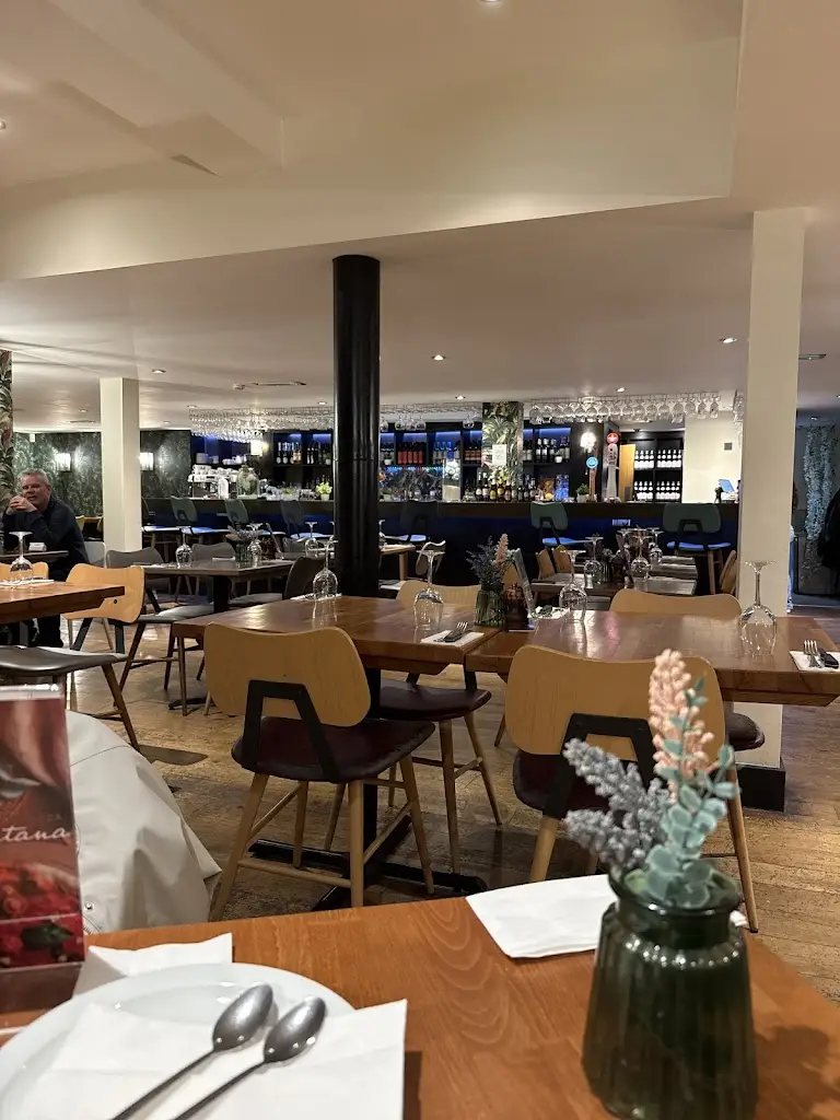 Wildwood Restaurants Gerrards Cross_Gerrards Cross_slider_image_2