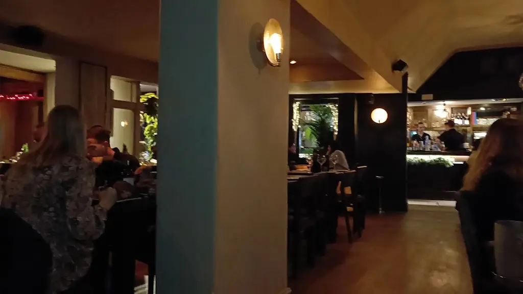 Apple Tree Gerrards Cross_Gerrards Cross_slider_image_2