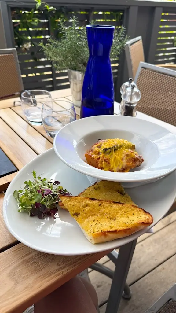 Naomi Loo_Avenue Bistro_Frinton-on-Sea_review