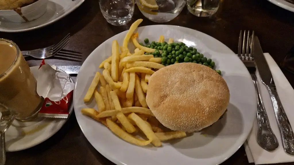 The Ship_Frinton-on-Sea_slider_image_3