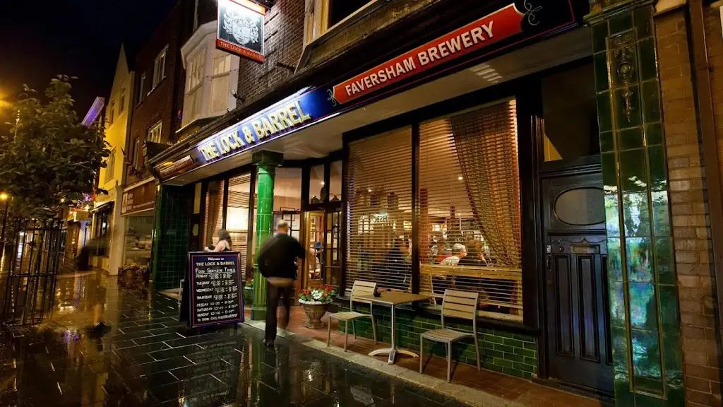 Lock and Barrel Frinton_Frinton-on-Sea_slider_image_2