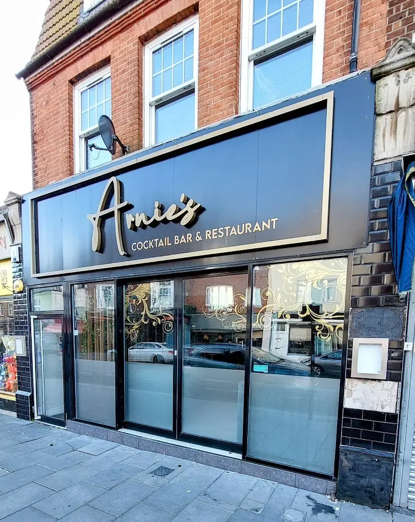 Arnies_Frinton-on-Sea_slider_image_1