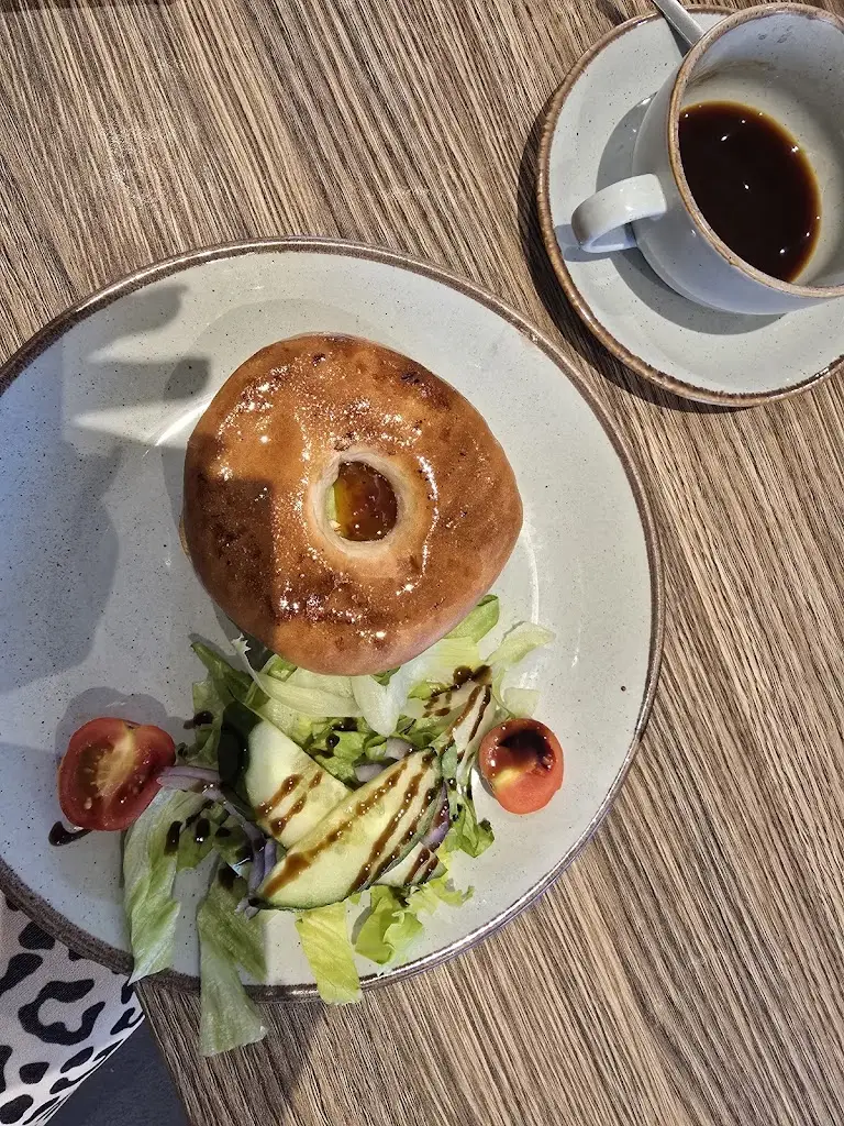 Lucie Chandler_Fifi's_Frinton-on-Sea_review