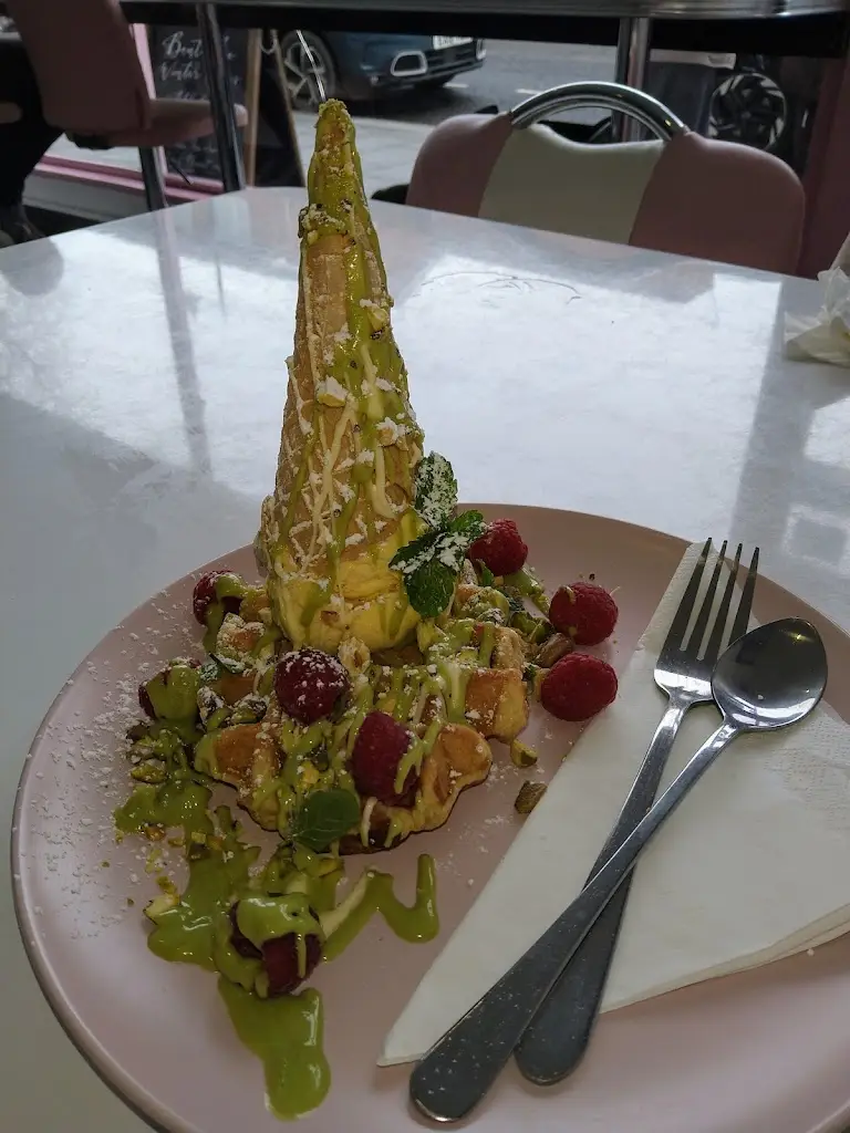 Anita R _Pop-Pins_Frinton-on-Sea_review