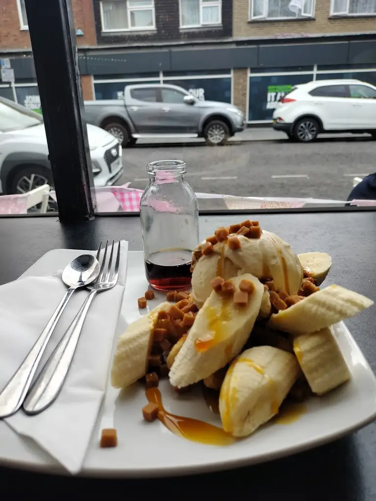 John Orozco_Pop-Pins_Frinton-on-Sea_review
