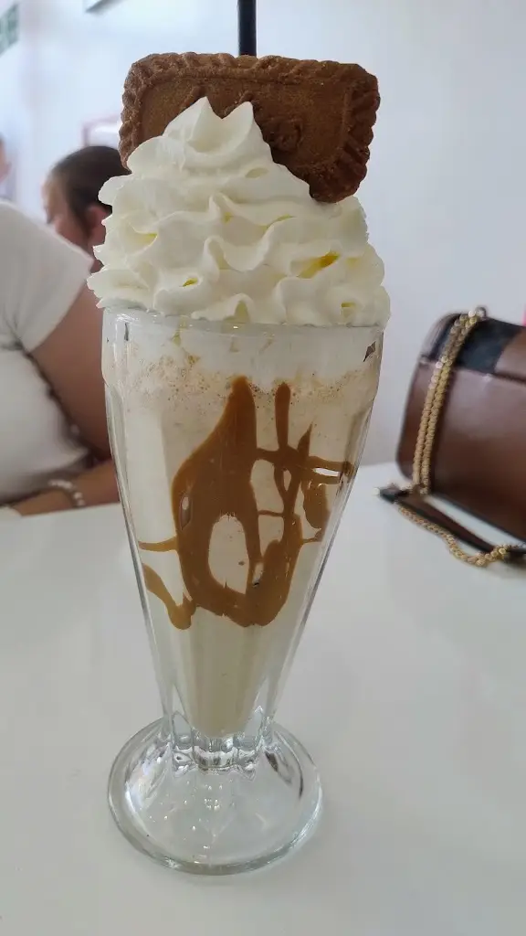 Pop-Pins_Frinton-on-Sea_slider_image_2