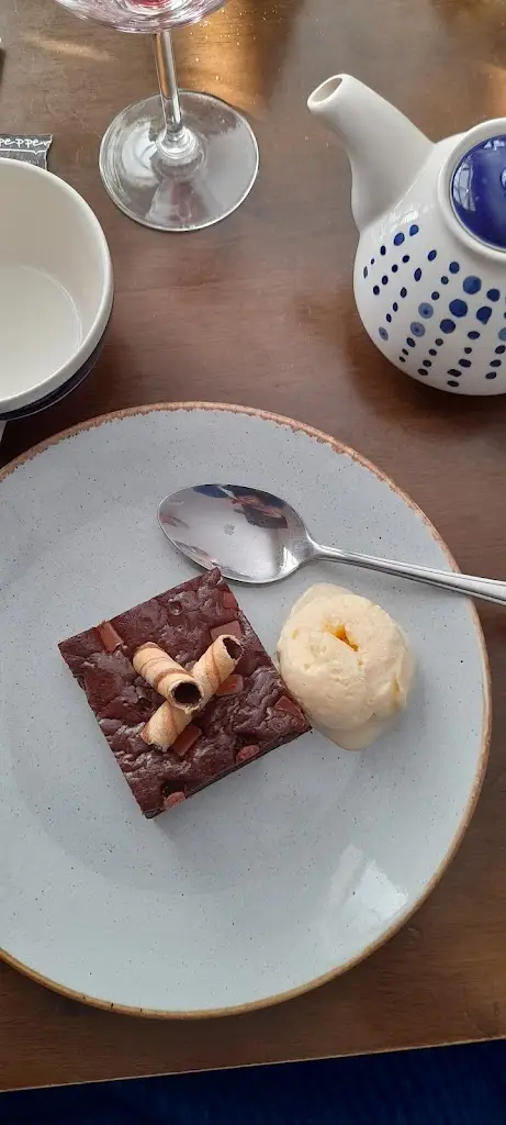 al ñuttallapnutt_Glazebury_Glazebury_review