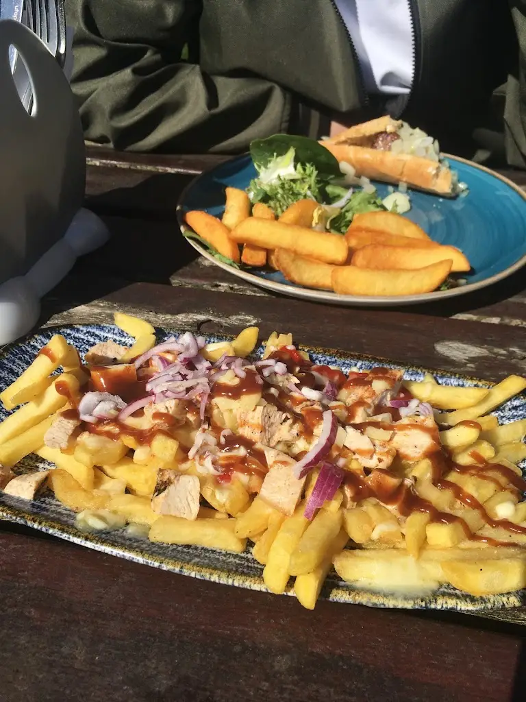 poppiejo winstanley_The George & Dragon_Glazebury_review