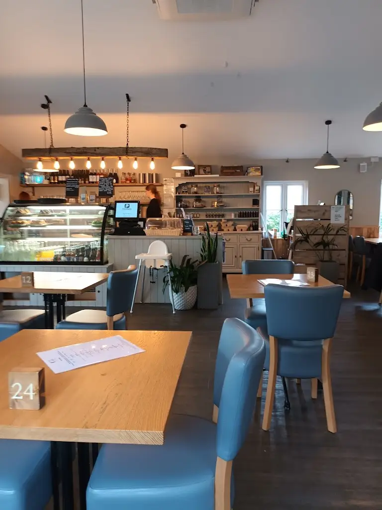 Willow Tree Farm Shop & Cafe restaurant in Glemsford