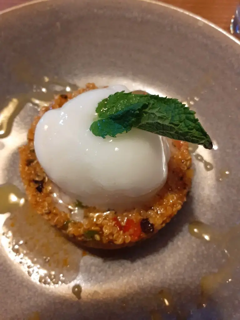 Robb_Greek on the Docks_Gloucestershire_review