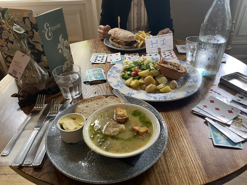 Rachel Armer_Greaves Park_Galgate_recensione