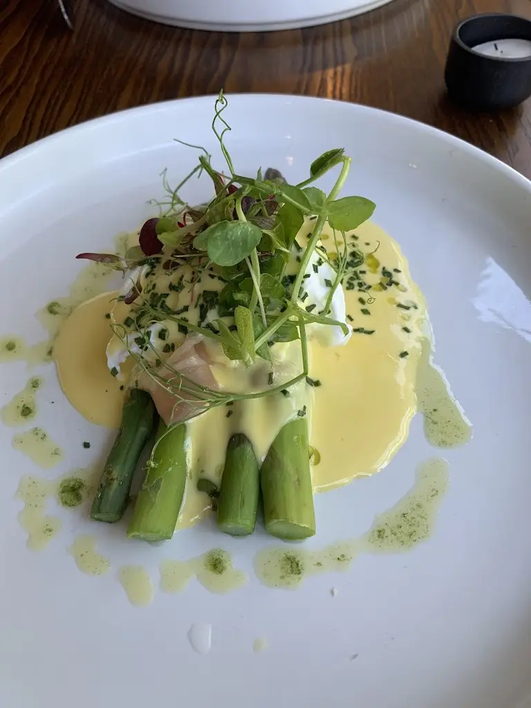 Peter Williams_The Acorn_Gnosall_review