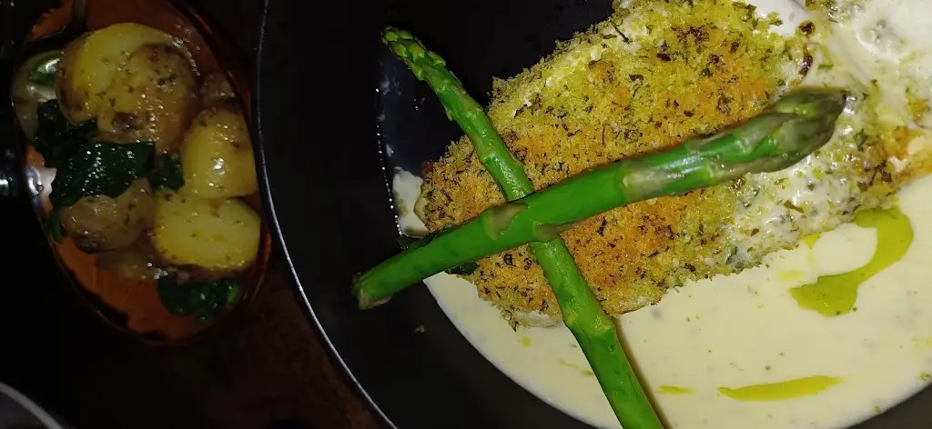 Kay Mason_The Acorn_Gnosall_review