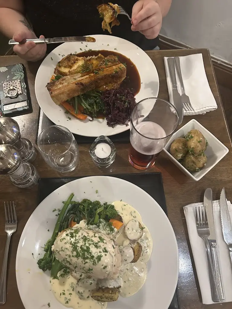 Helen Staniforth_The White Hart_Godmanchester_review
