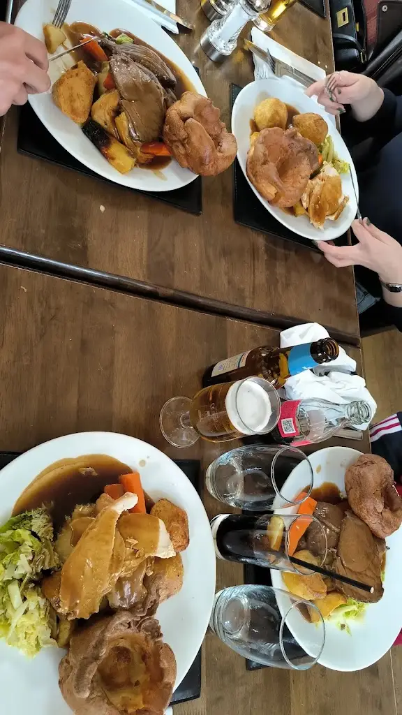 Pia Gregor Čoch_The White Hart_Godmanchester_review