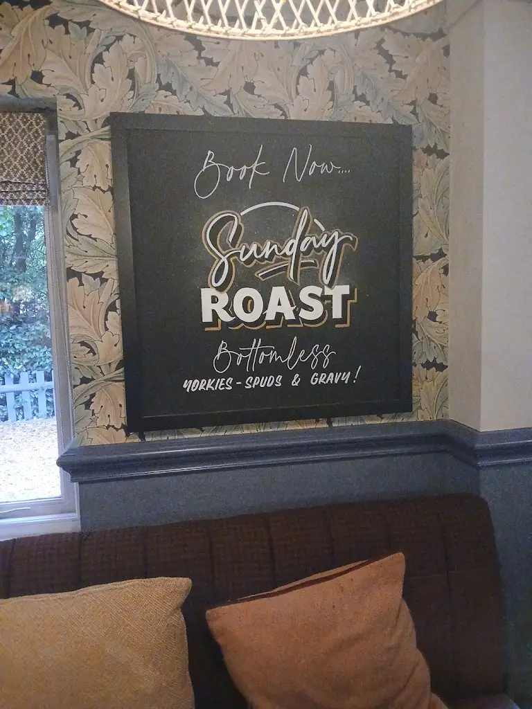 Julie McNab_Griffin Godshill_Godshill_reseña