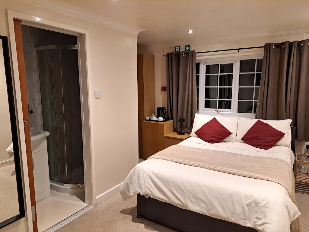 Hog's Head Hotel_Awsworth_slider_image_2