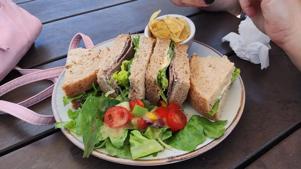 ian corcoran_The Old Smithy - Café, Shops and Gardens_Godshill_review