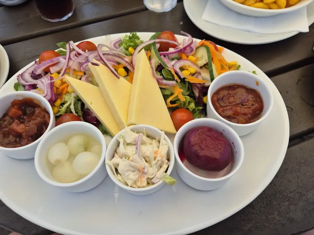 Mark Curtis_Old World Tea Rooms_Godshill_review