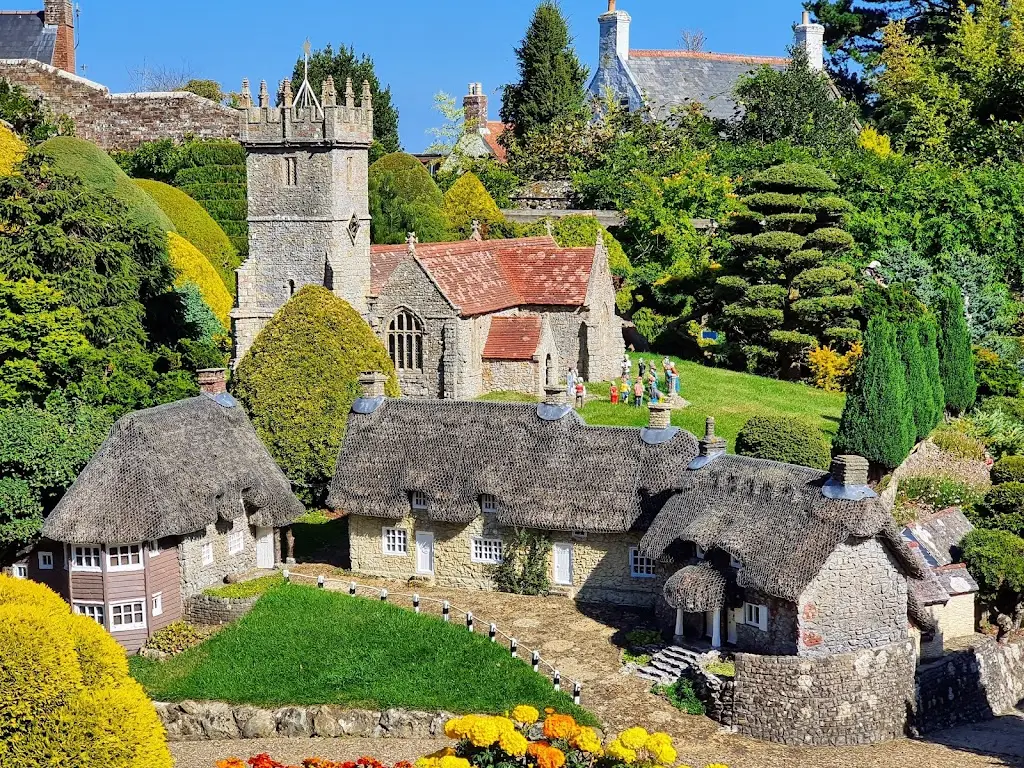 Model Village Godshill_Godshill_slider_image_3