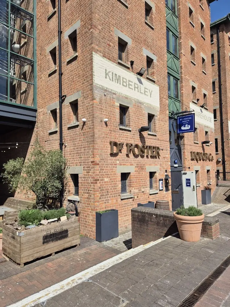 Kelly Stanley_Dr Foster - Pub & Restaurant_Gloucester_recensione