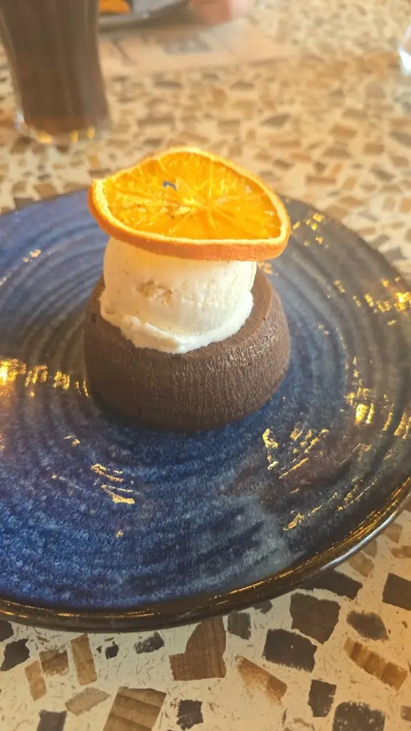 Tia_Zizzi - Gloucester Quays_Gloucester_review