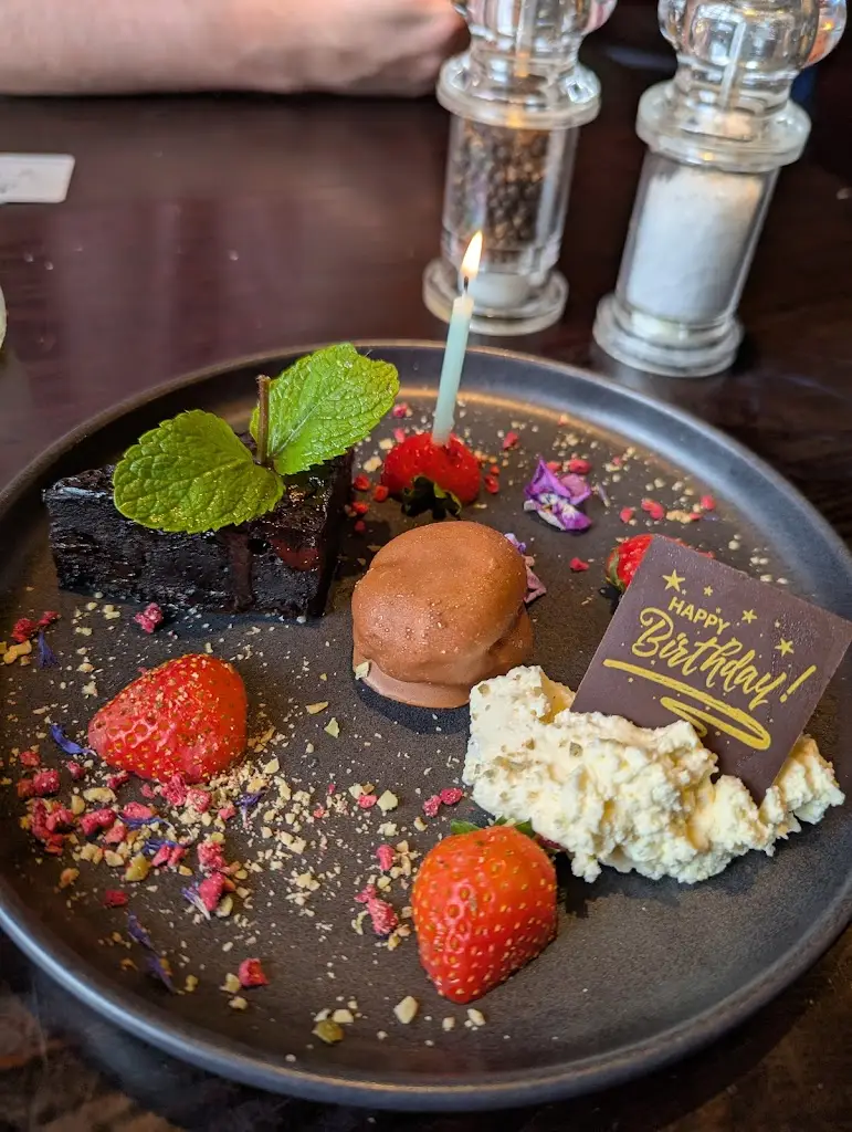 Paris Bruno_Miller & Carter Gloucester_Gloucester_review