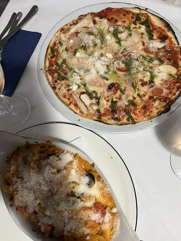 ayesha malik_Napoli Restaurant_Glossop_recensione