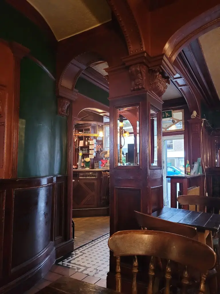 Andy Blairs_The Globe_Glossop_recensione