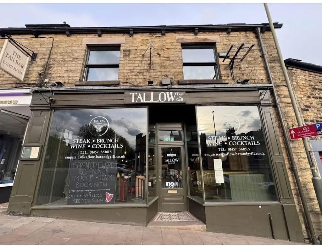 Tallow Bar & Grill restaurant in Glossop