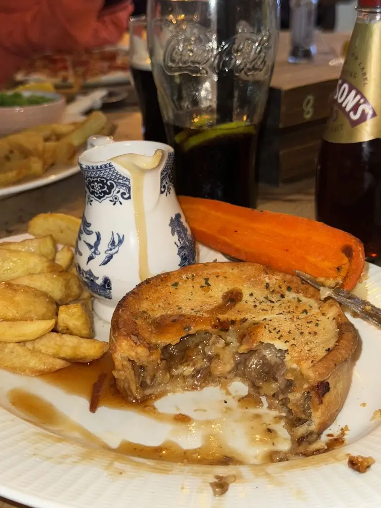 Igor Ponikarchik_The Victoria Lounge_Glossop_review