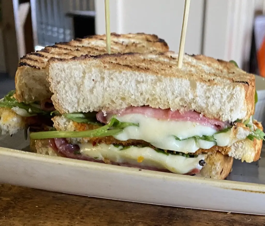 The Victoria Lounge_Glossop_slider_image_2