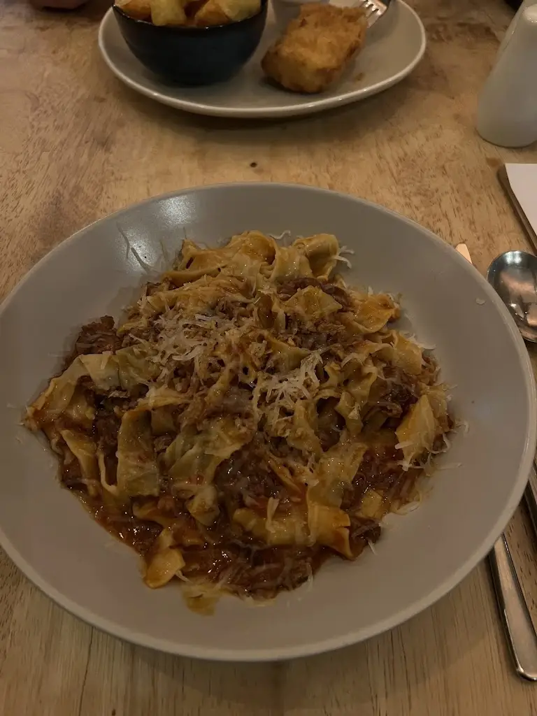 Renee Sunnar_The Two Hares_Glossop_review