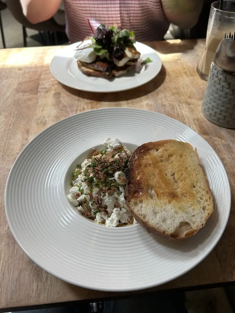 abbie_The Two Hares_Glossop_review