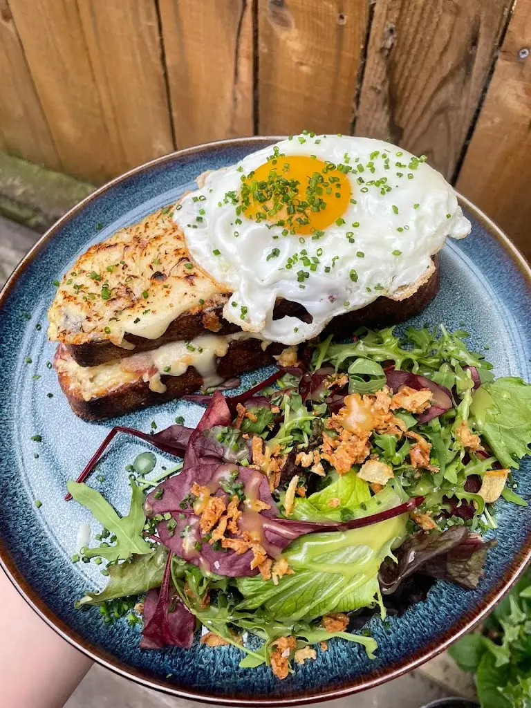 The Two Hares_Glossop_slider_image_3