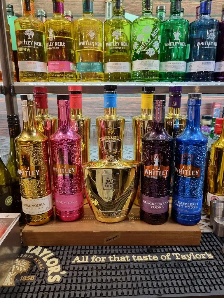 The Beehive_Glossop_slider_image_3