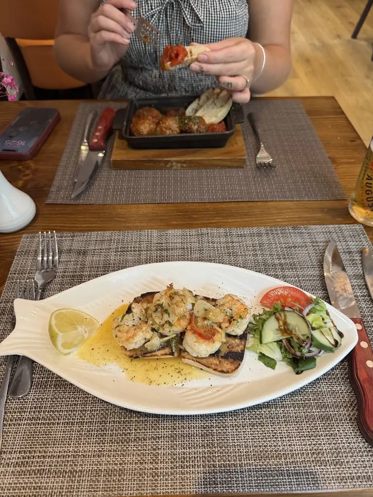Tavi Taylor_Steak Land_Glossop_review