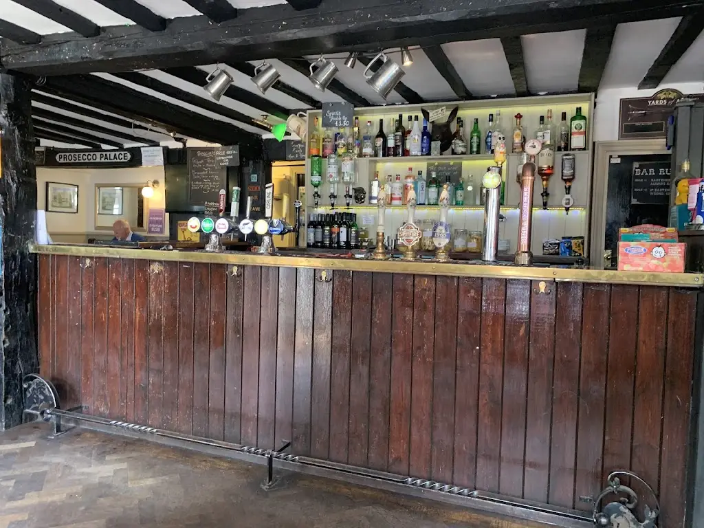 Roger Adcock_The Hare & Hounds, Godstone_Godstone_review