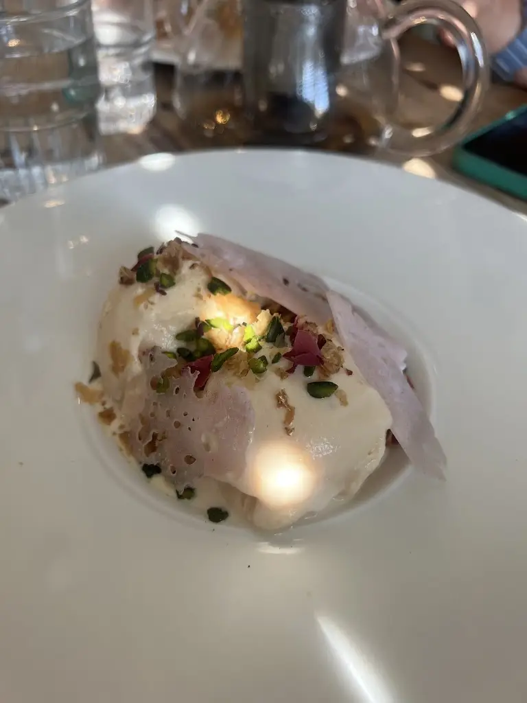 Jade Weston_Queen of Cups_Glastonbury_review