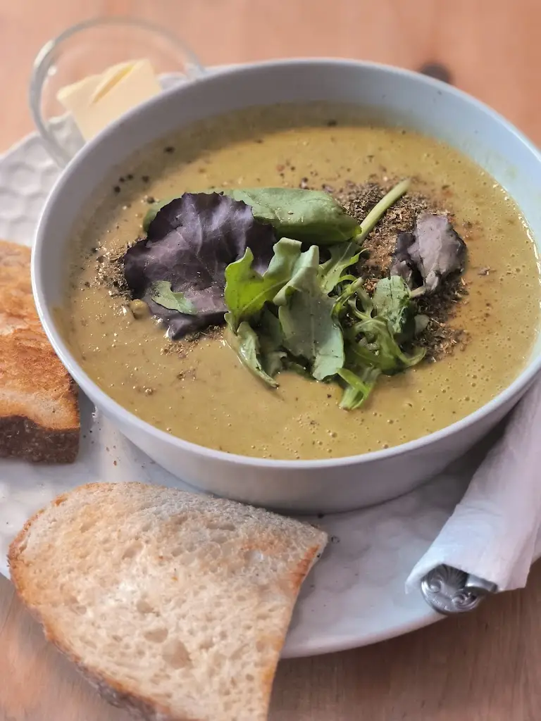 Vendulka Pánková_Timos_Glastonbury_review