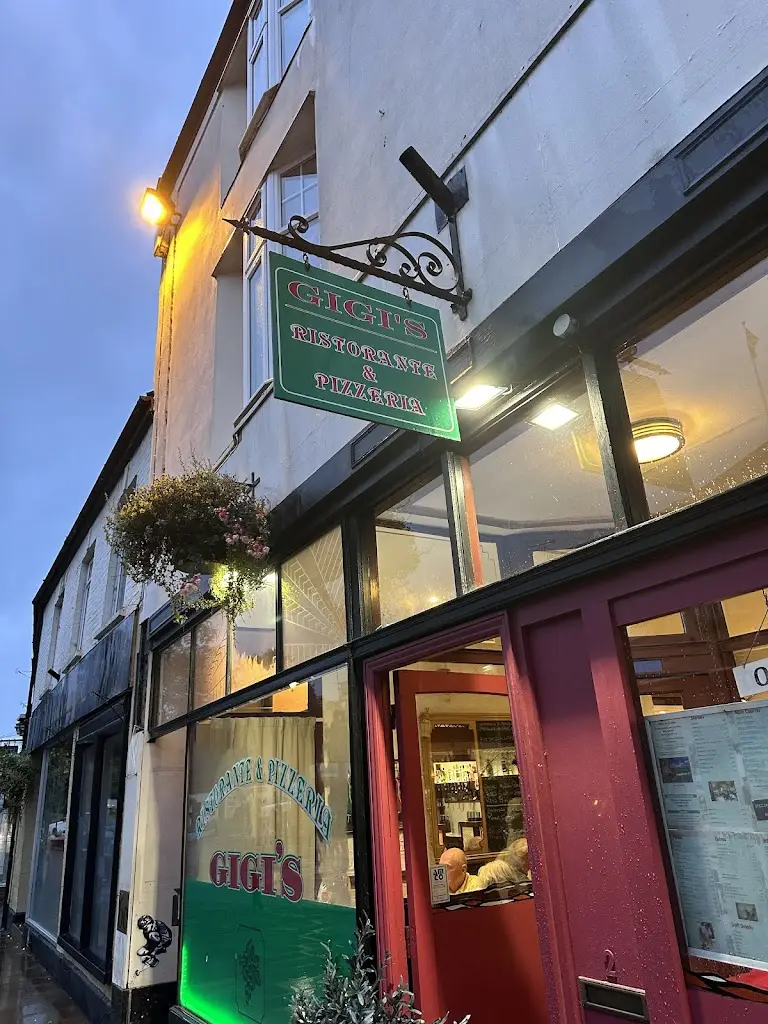 Gigi's_Glastonbury_slider_image_1