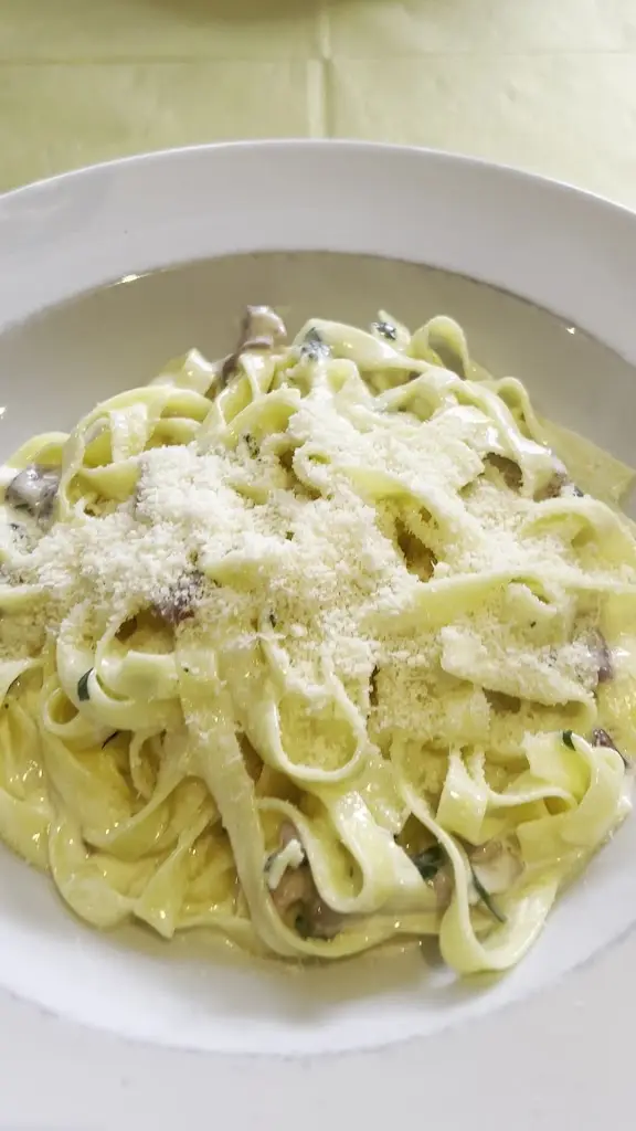 Gigi's_Glastonbury_slider_image_2