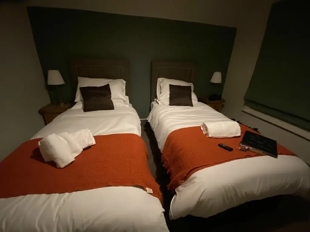 Bex M-A_The Who'd A Thought It_Glastonbury_review