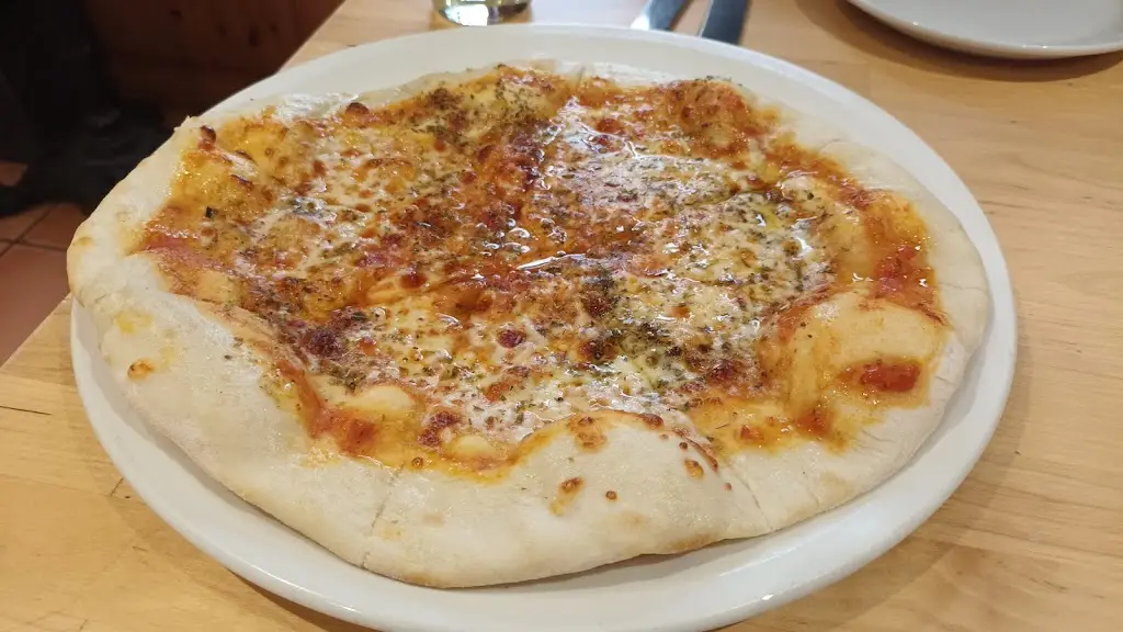 Sinatra's Restaurant_Awsworth_slider_image_2