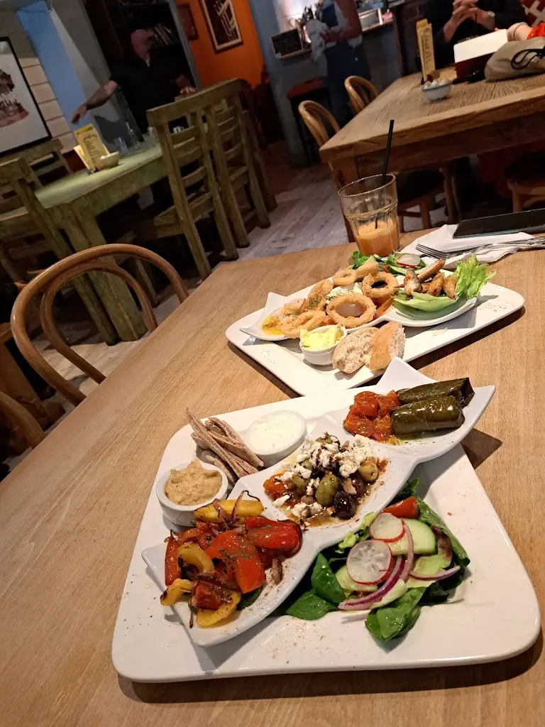 Lazy Gecko Cafe_Glastonbury_slider_image_2