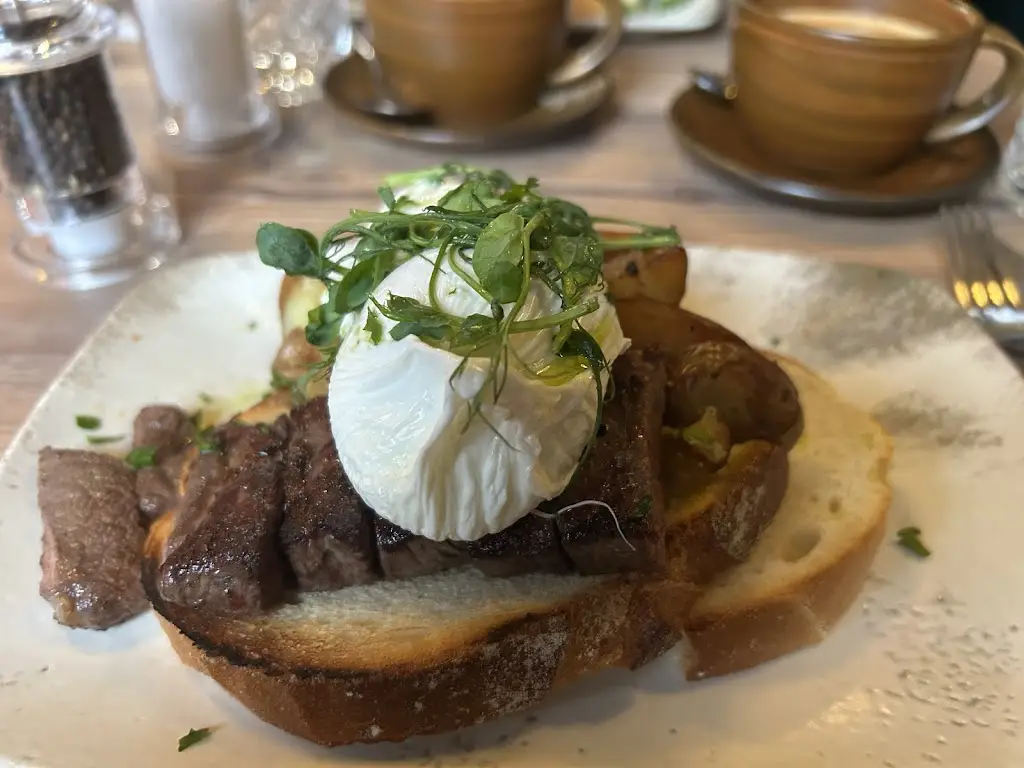 Stefanie Lowe_Ellison's of Low Fell_Gateshead_review