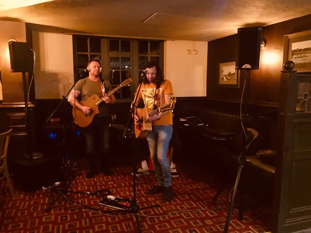 The Nine Pins Saltwell_Gateshead_slider_image_3